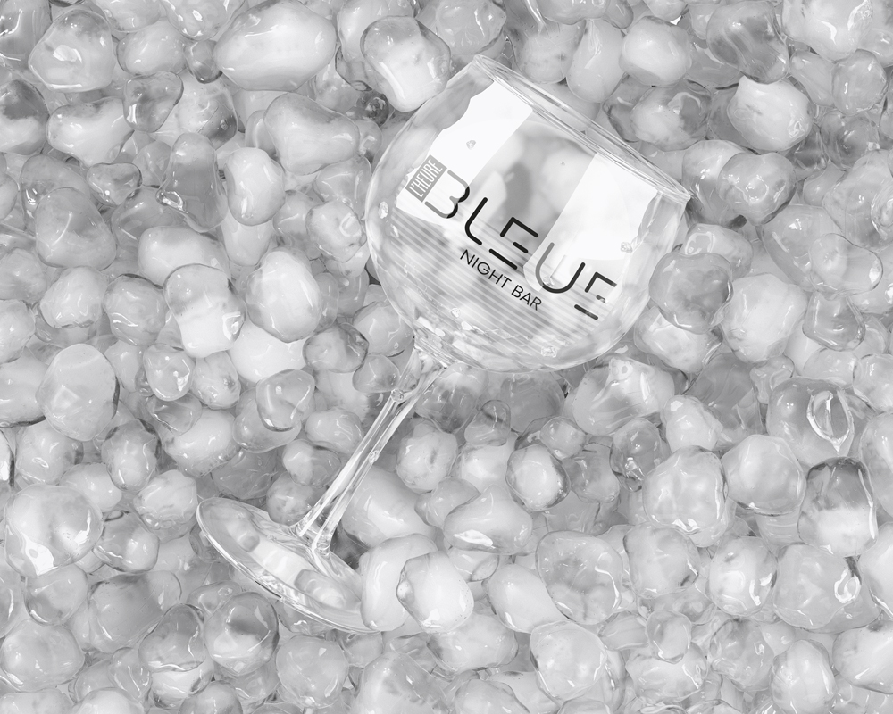 noemiaa-heure bleue graphiste disponible